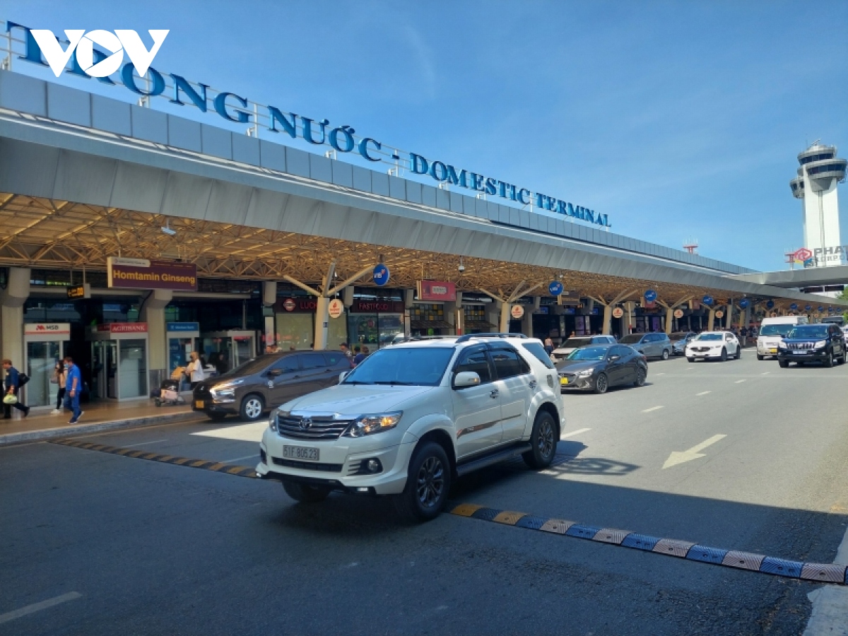 Đưa bãi đệm chứa 100 taxi khu vực sân bay Tân Sơn Nhất vào hoạt động từ 15/1